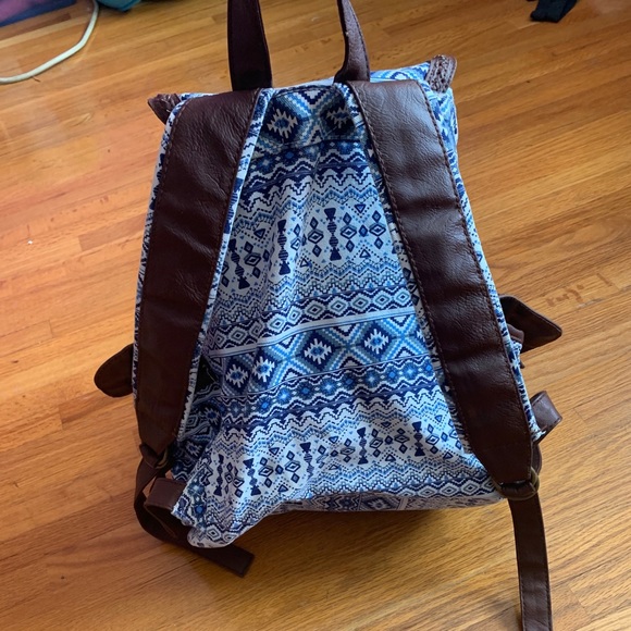 Backpack - Picture 2 of 3